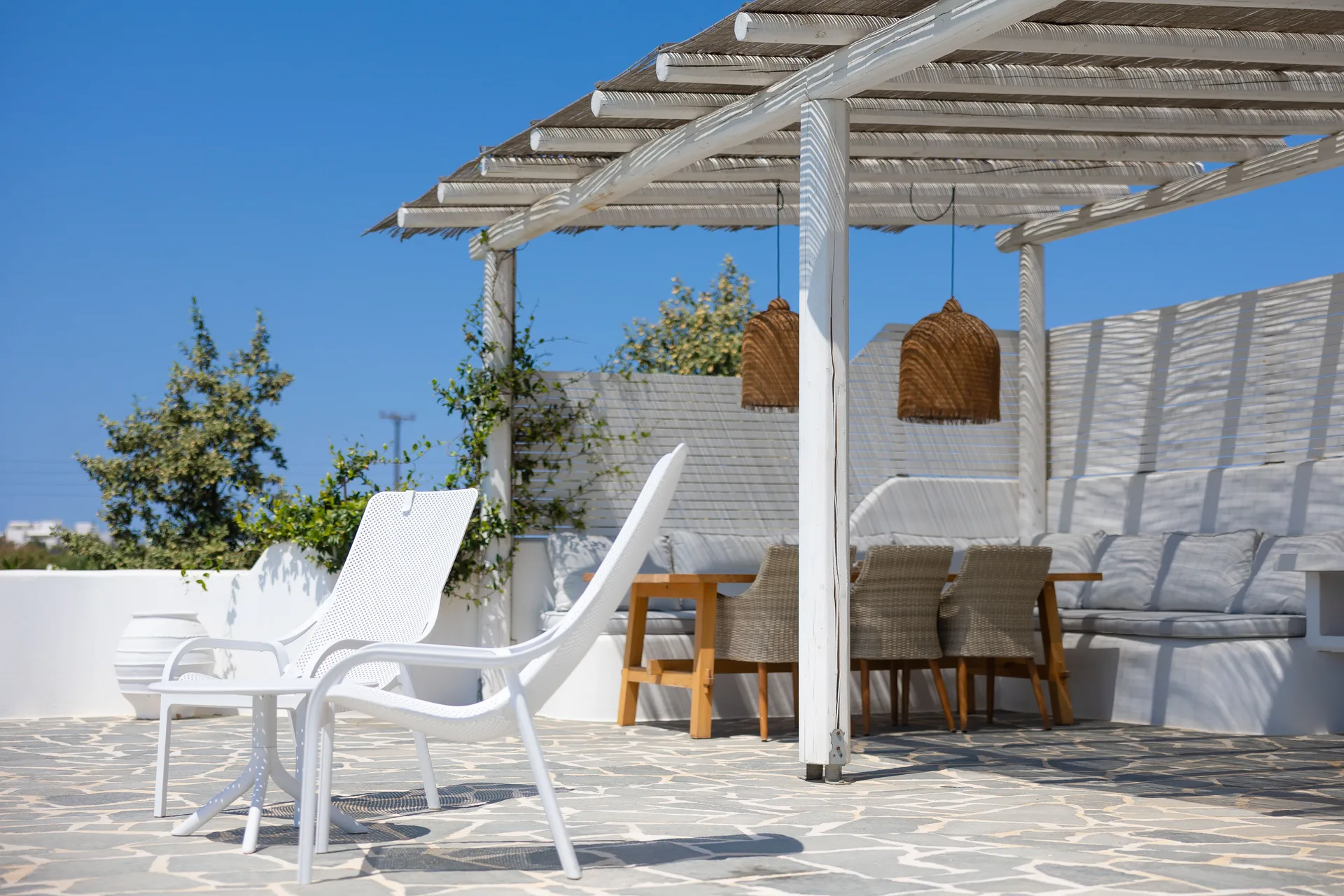 Morning on the terrace at Ili