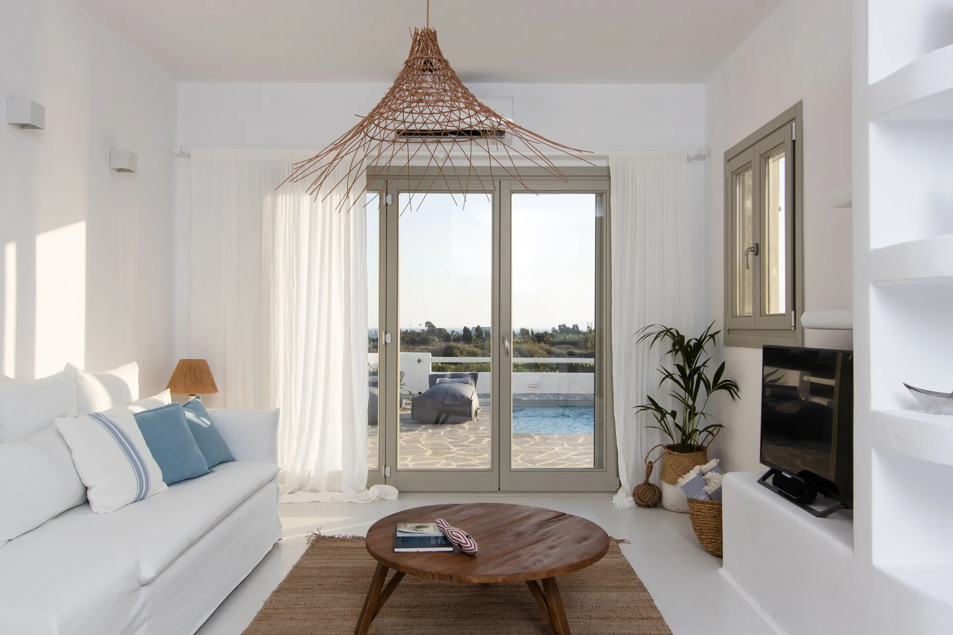 Ili, Naxos — interior — 3