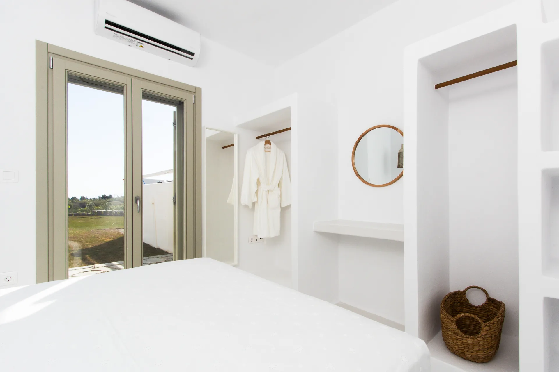 Ili, Naxos — interior — 9