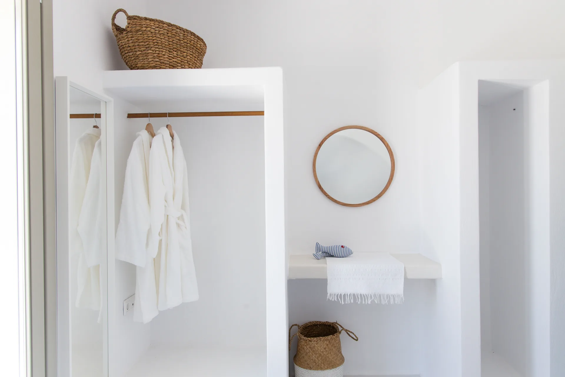 Ili, Naxos — interior — 11