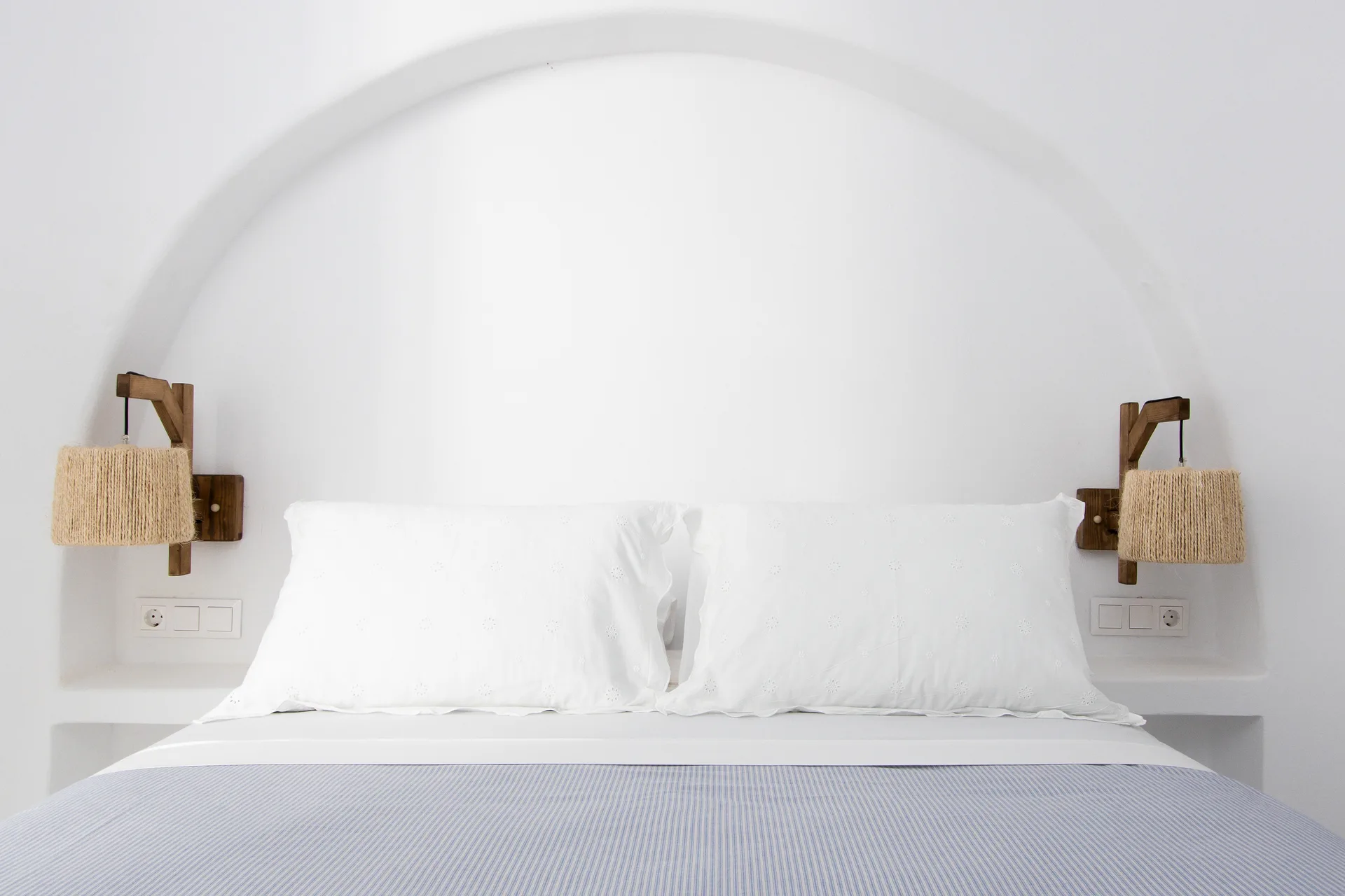 Ili, Naxos — interior — 14