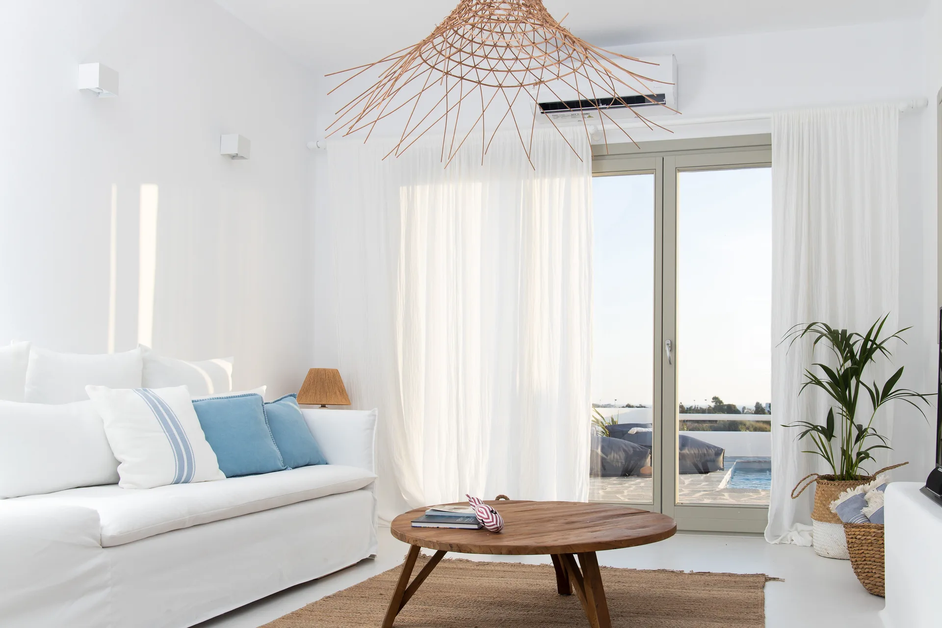 Ili, Naxos — interior — 20