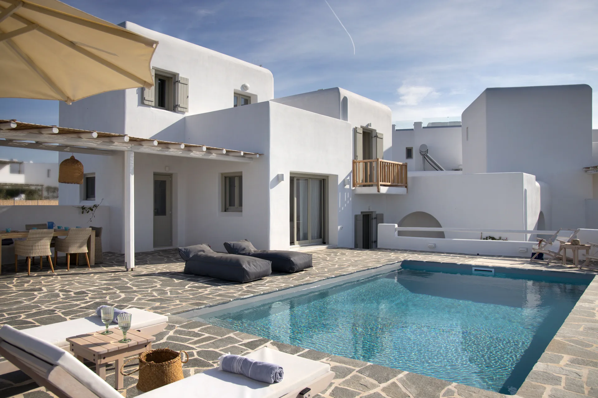 Ili, Naxos — outdoors — 2