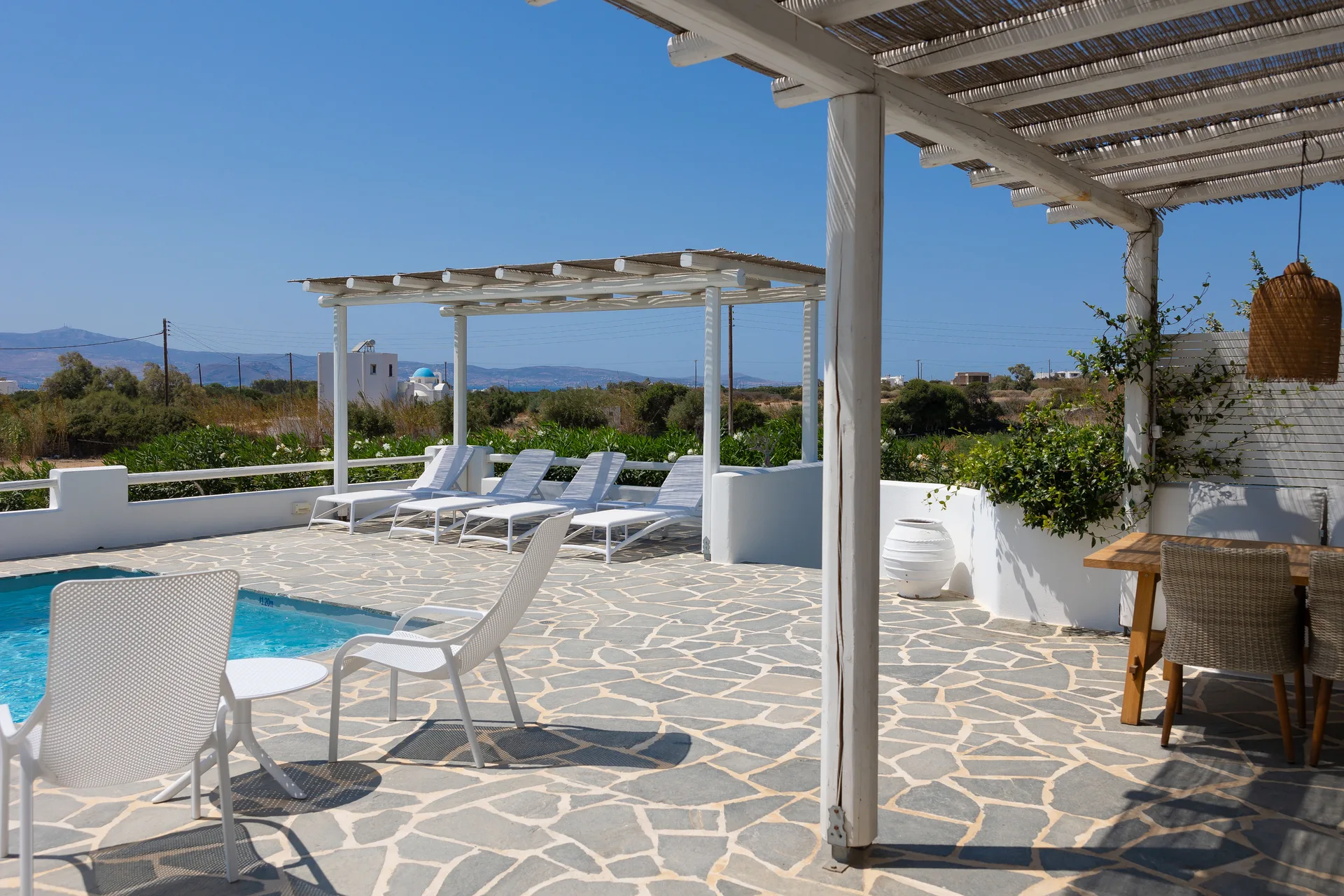 Ili, Naxos — outdoors — 15