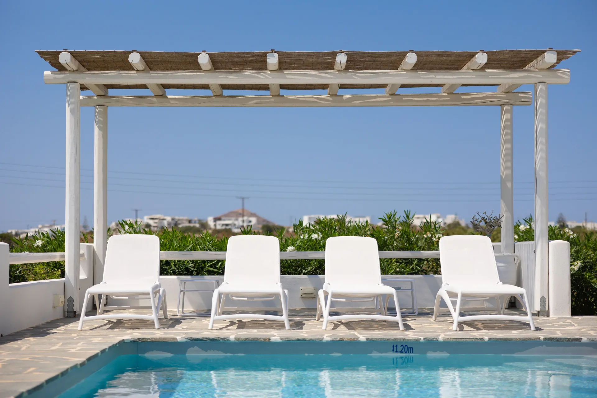 Ili, Naxos — outdoors — 18
