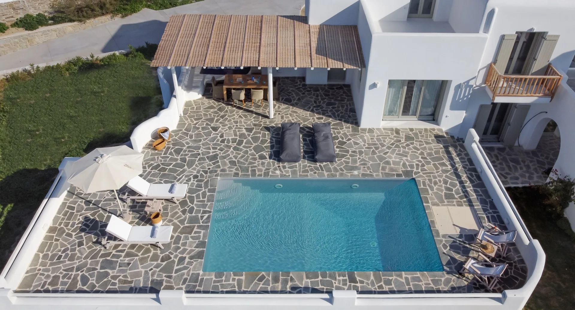 Ili, Naxos — outdoors — 20