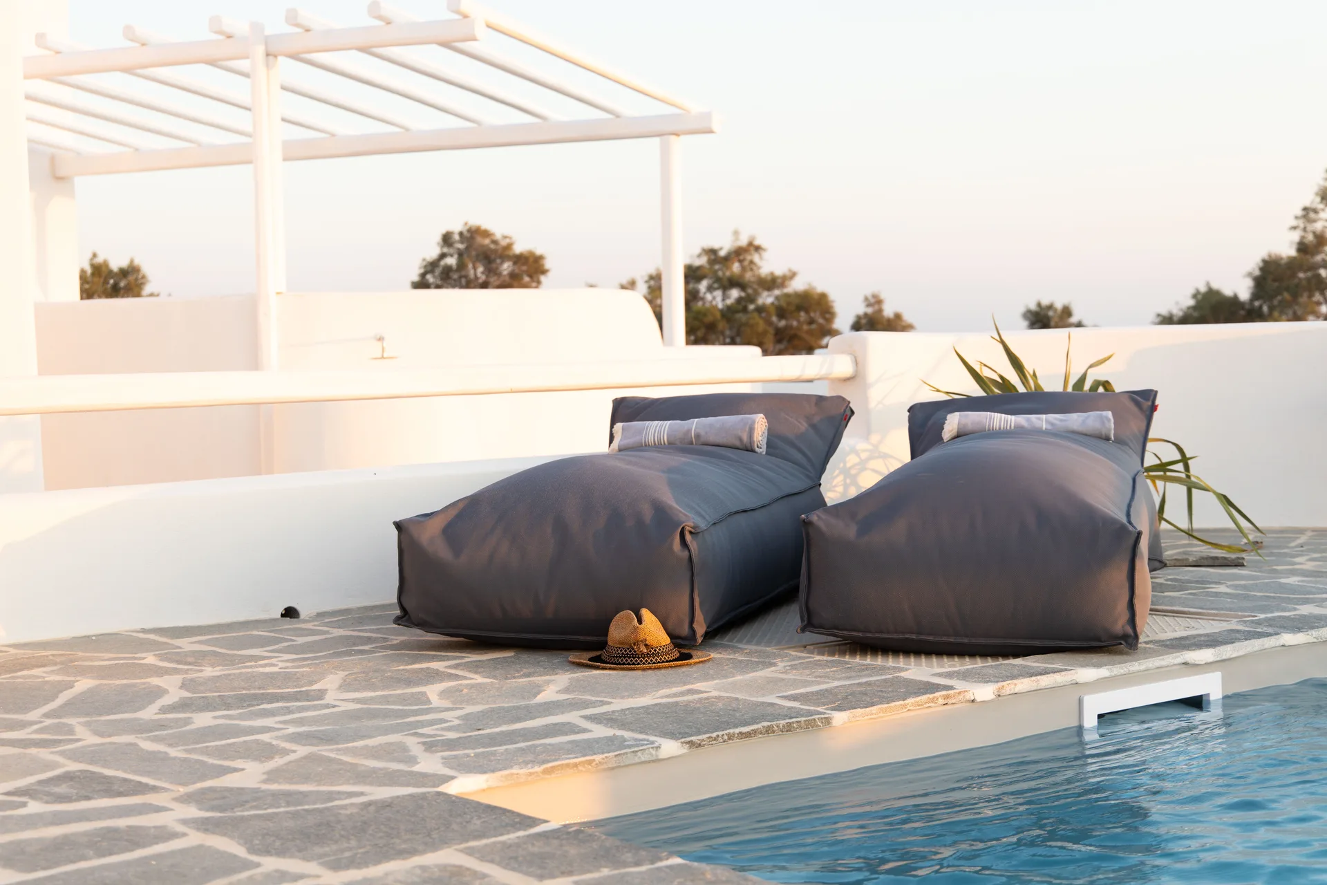 Ili, Naxos — outdoors — 26
